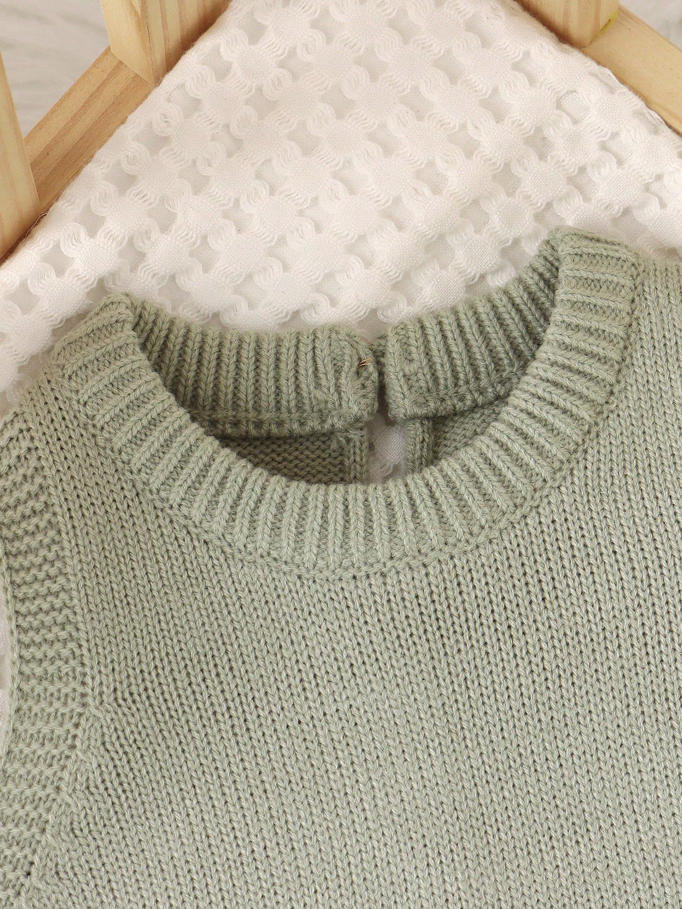 Detalhes de Macacão Sem Mangas com Gola, Estilo Casual Minimalista