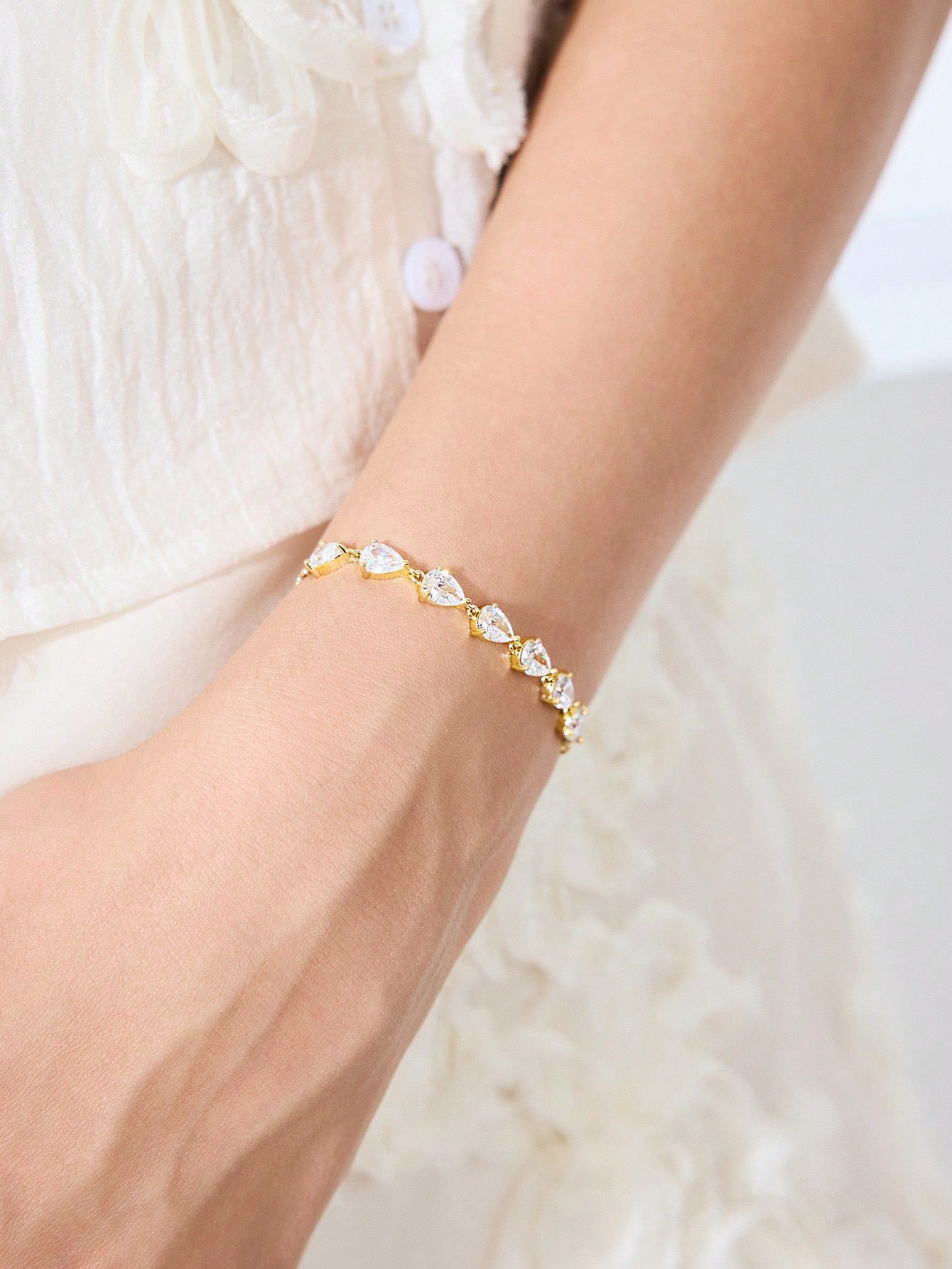 Detalhes de Pulseira Feminina Folheada a Ouro 18K com Zircônias