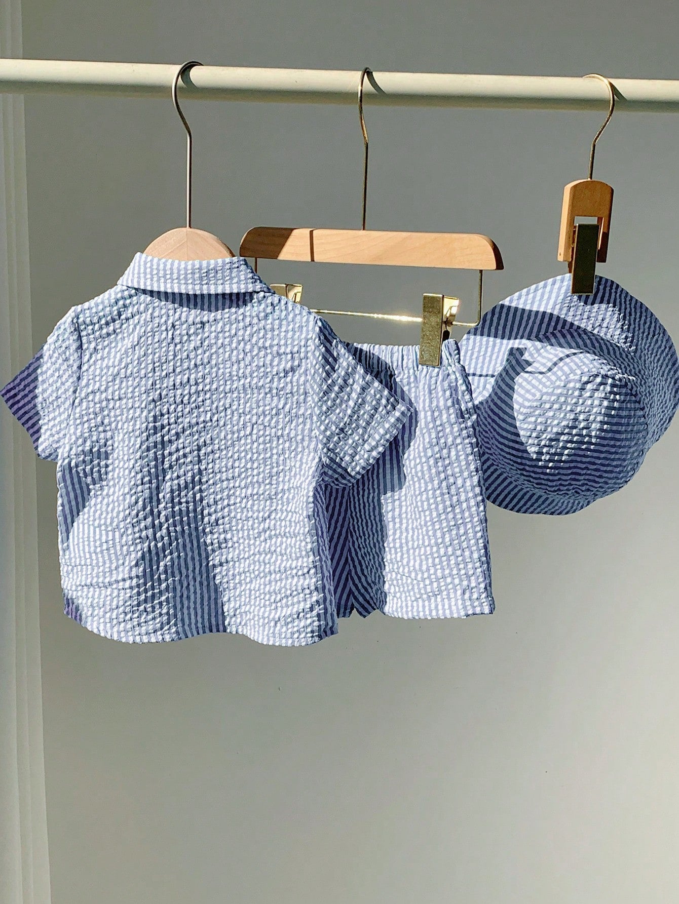 Detalhes de 3 peças Conjunto Camisa de Manga Curta Listrada